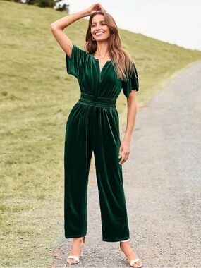 Simplee Green Velvet Jumpsuit Dressy V Neck Elastic Waist Pockets NWT #F Elegant
